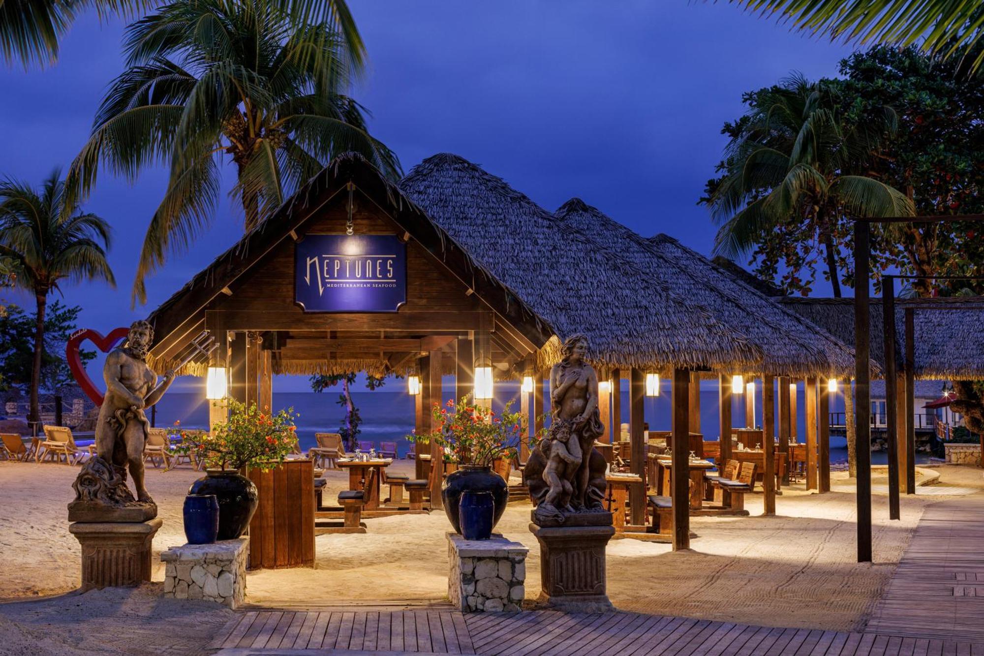 Sandals Ochi Beach All Inclusive Resort - Couples Only (Adults Only) オーチョ・リオス エクステリア 写真