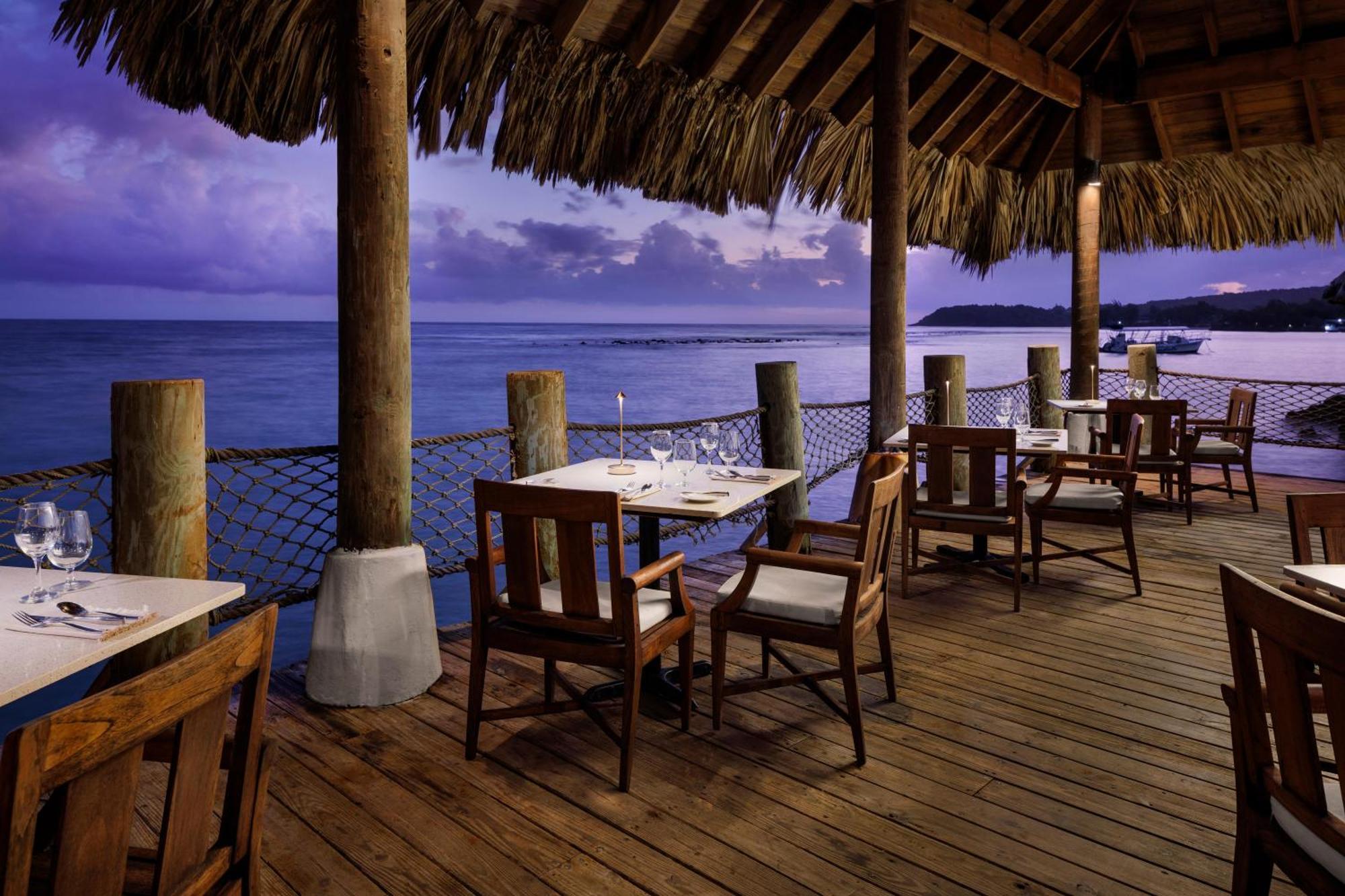 Sandals Ochi Beach All Inclusive Resort - Couples Only (Adults Only) オーチョ・リオス エクステリア 写真