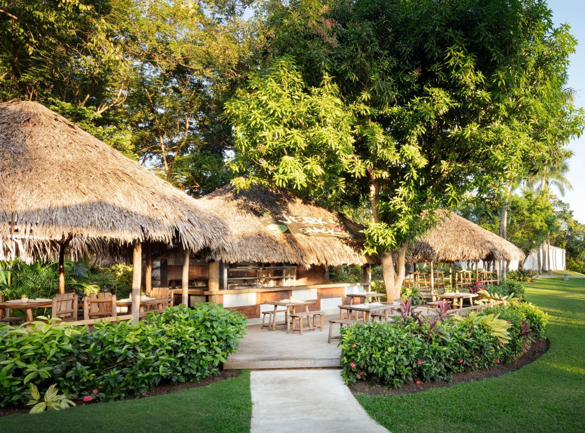 Sandals Ochi Beach All Inclusive Resort - Couples Only (Adults Only) オーチョ・リオス エクステリア 写真