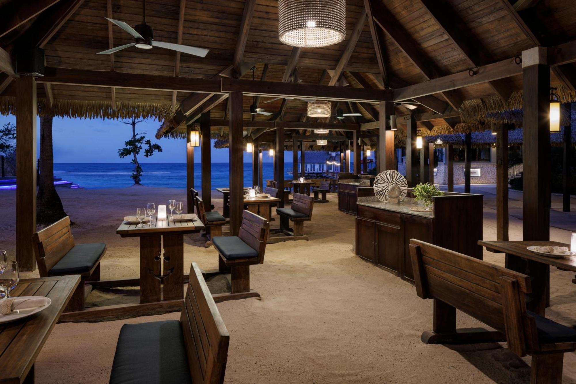 Sandals Ochi Beach All Inclusive Resort - Couples Only (Adults Only) オーチョ・リオス エクステリア 写真